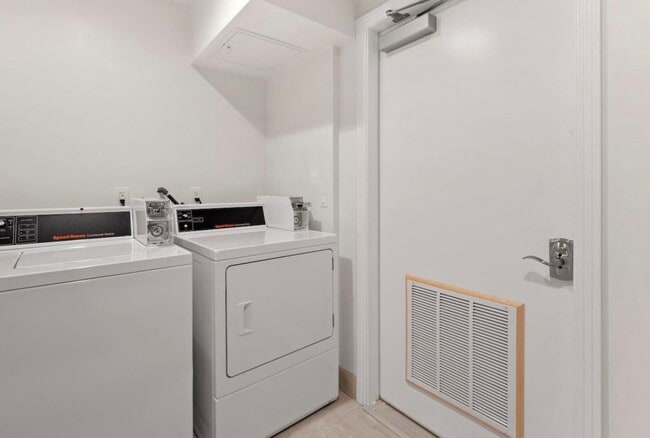 Photo - 12147 Magnolia Blvd Unidad 301