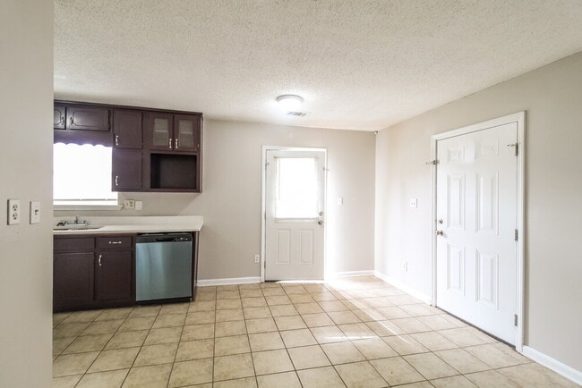 Photo - 120 Sherwood Loop