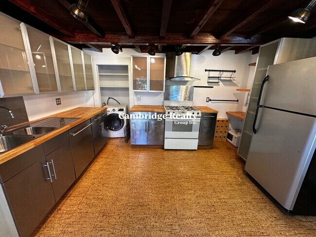 Photo - 18 Tremont St Unidad 2