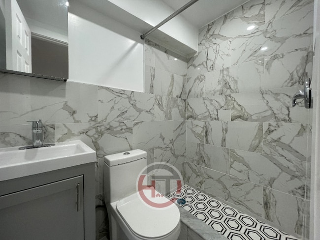 Photo - 1529 Dwight Pl