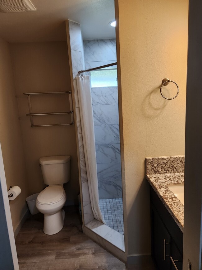 Photo - 381 S Kamehameha Ave