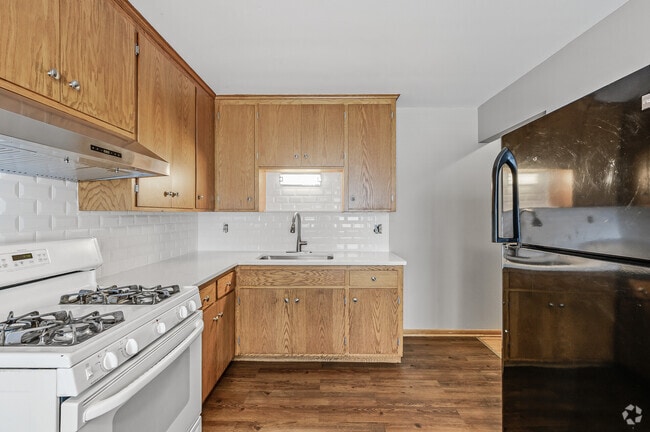 Building Photo - 841 25th Ave SE Rental