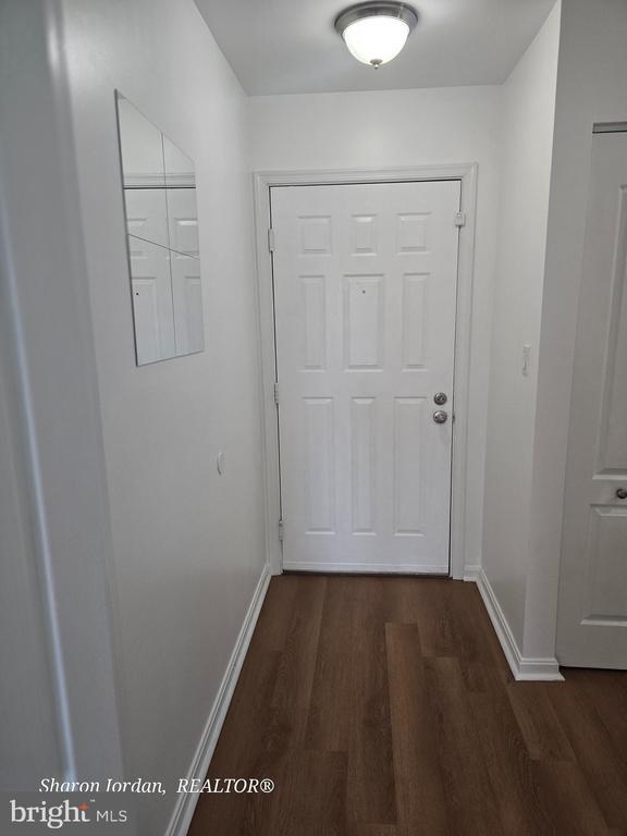 Building Photo - 8384 Montgomery Run Rd Unit B