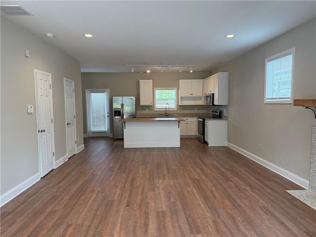 Photo - 774 Grove St