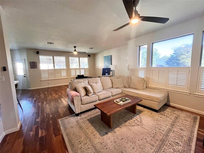 Photo - 2600 Mallard Green Cove