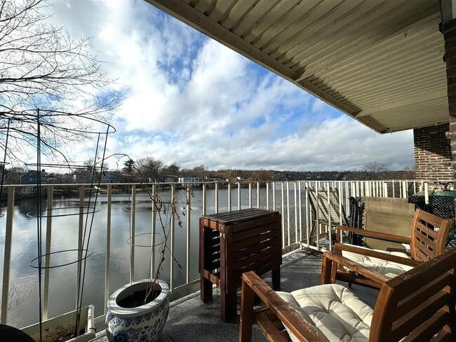 Photo - 20 Hamilton Rd Unit 303