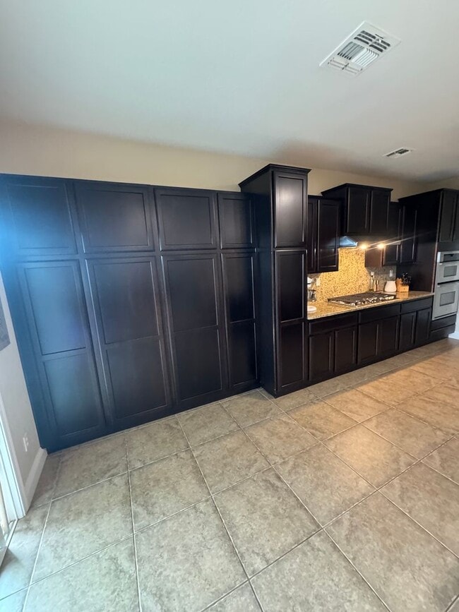 Photo - 3 bed 2 bath - beautiful home!