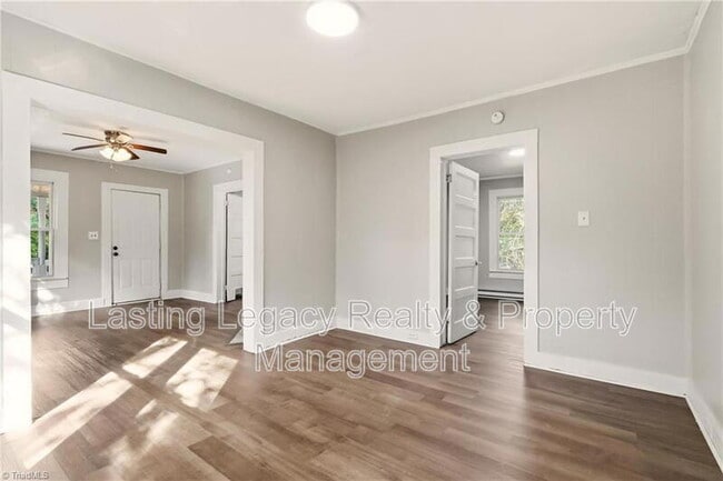 Photo - 2051 Bloomfield Dr