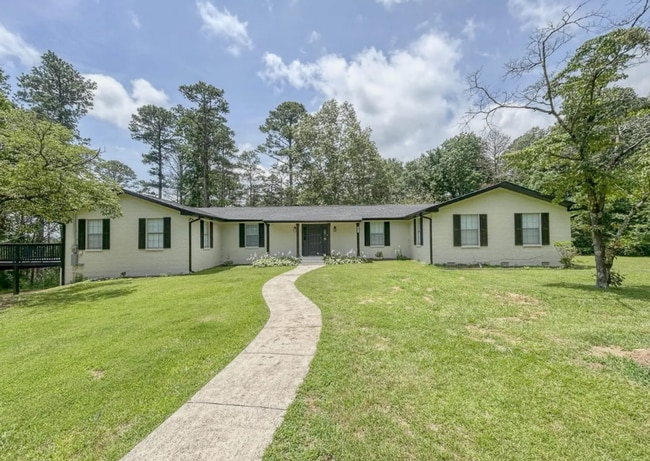 Building Photo - Now Leasing – Fully Renovated Home in Guntersville!