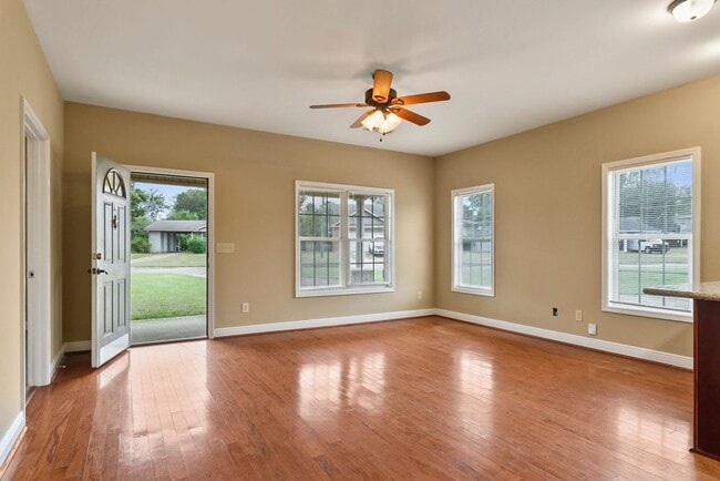Photo - Charming 3 Bedroom 3 Bath Home Available i...