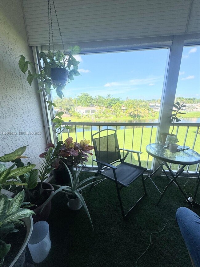 Photo - 6550 Royal Palm Blvd Unidad 304A