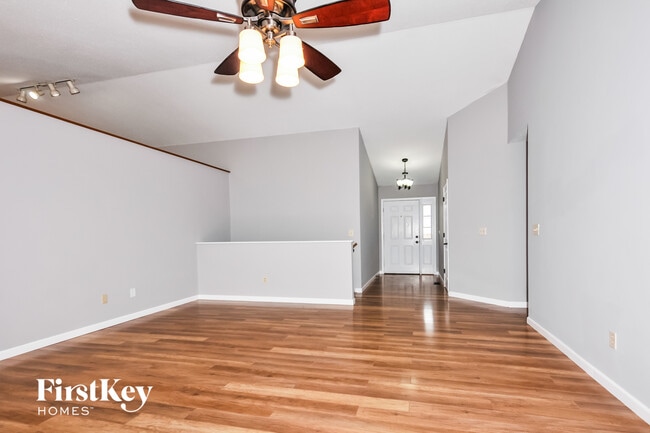 Photo - 6 Larchmont Ct