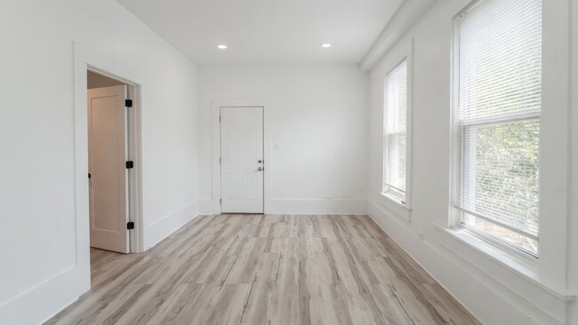 Photo - 2607 W Haddon Ave Unit 2R