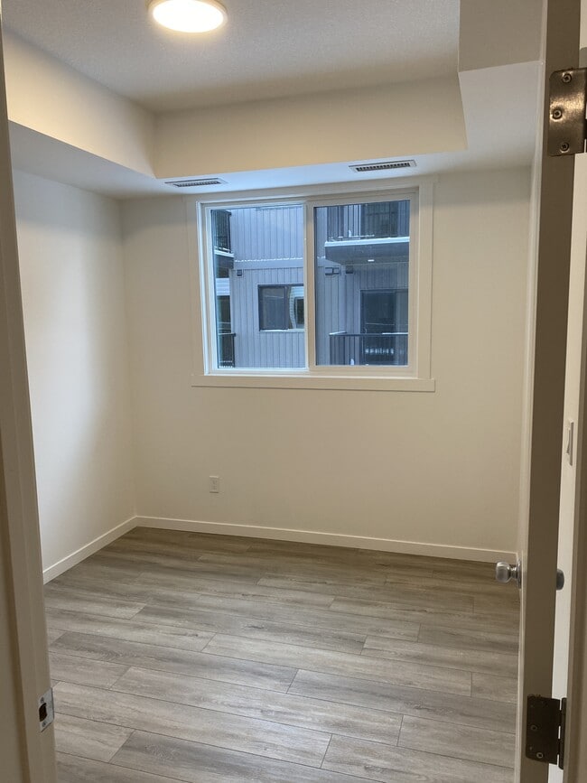 Photo - 9227-9228 228 St NW