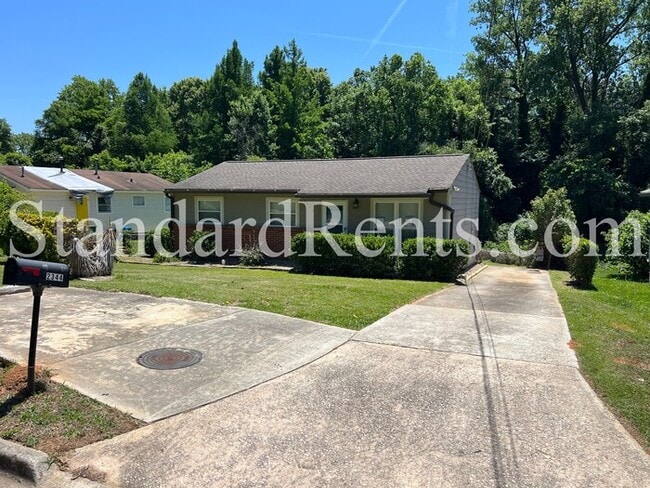 Photo - 2344 Clarissa Dr NW
