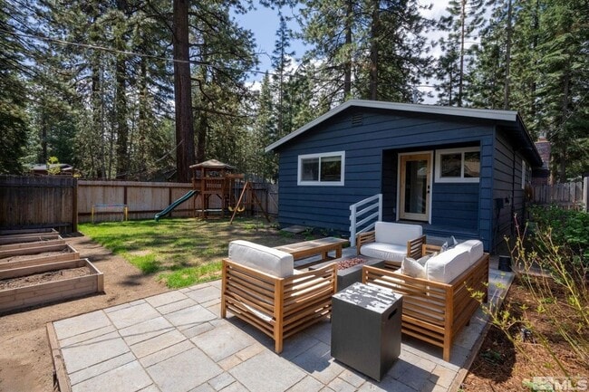 Building Photo - Newly remodeled upscale cabin Rental