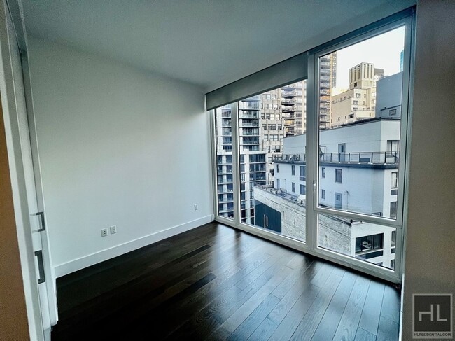 Photo - East 44th Street Unit 18G