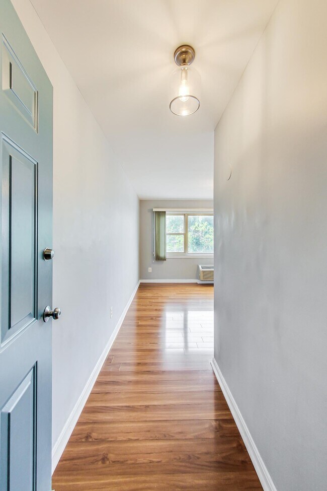 Photo - 604 Longfellow St NW Unit 303