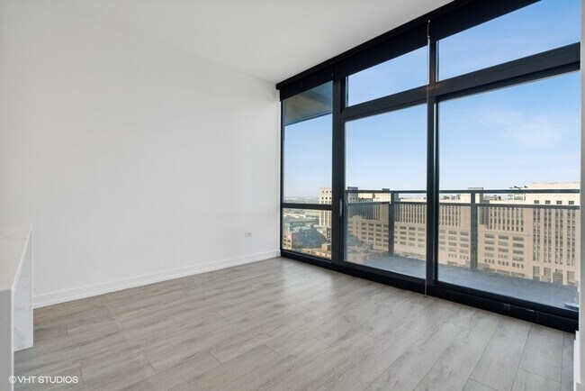 Photo - 235 W Van Buren St Unidad 2213