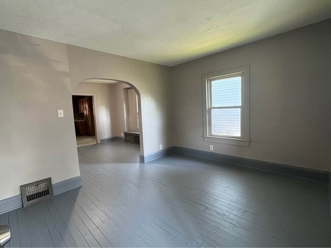 Photo - 1825 Roosevelt Ave NE