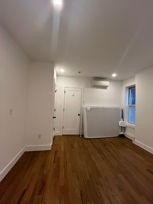 Photo - 232 Van Horne St