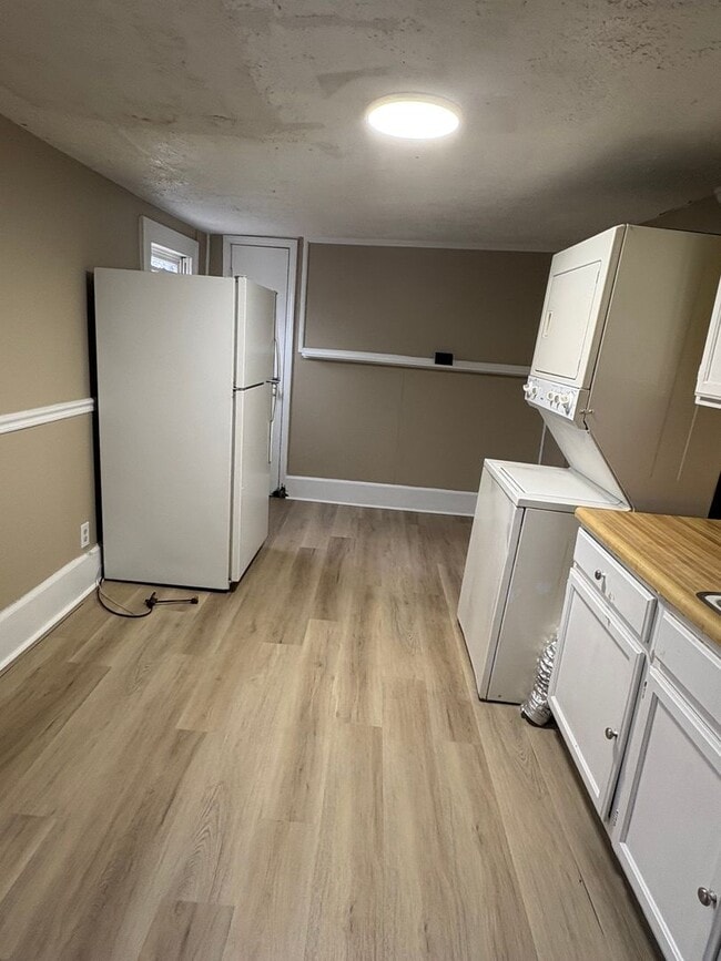 Photo - 223 Boone Ave Unidad 223 Boone Avenue #2