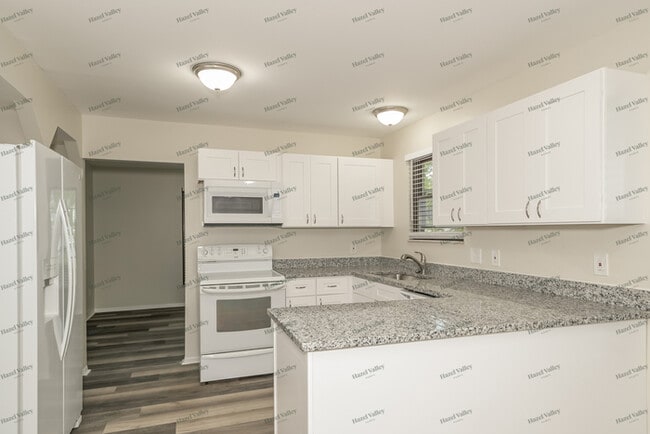 Photo - 10 Silver City Ct