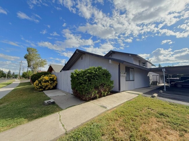 Photo - 3310 R St Unidad A