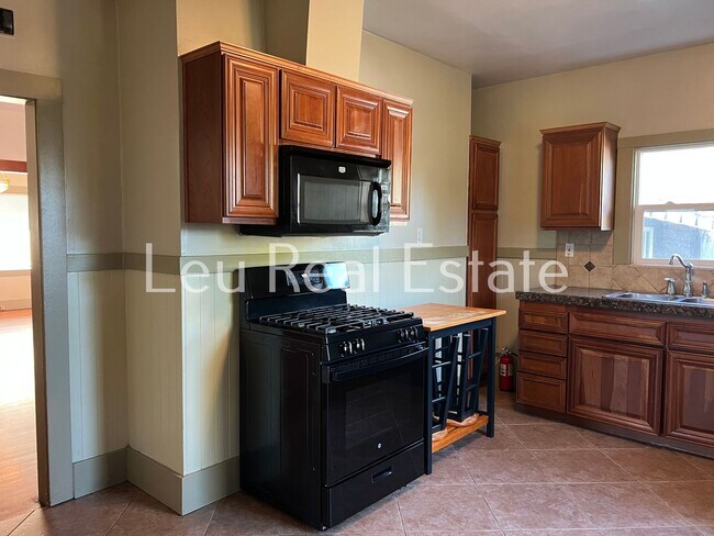 Photo - Charming 2-Bedroom Home with Classic Chara...