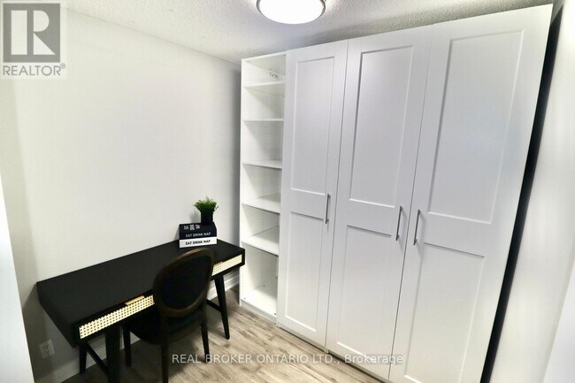 Photo - 381 Front St W Unité 1902