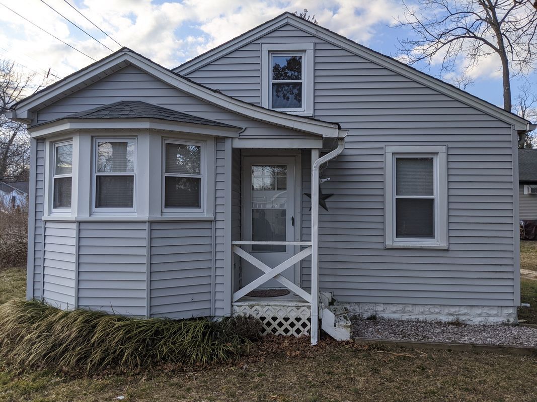 Photo - 1732 Lakeside Dr S