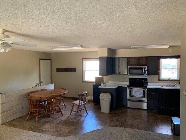 Photo - 704 Sunrise Ave