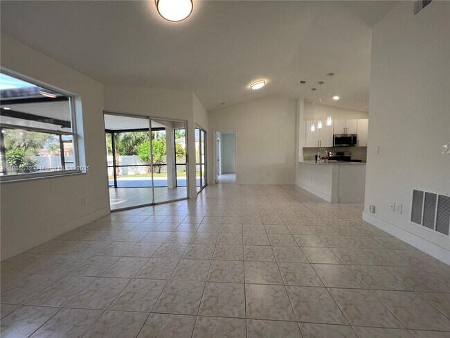 Photo - 12004 NW 13th St