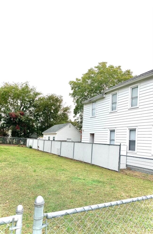 Photo - 3308 Harding st