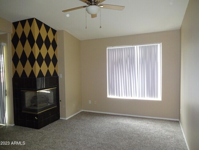 Photo - 2929 W Yorkshire Dr Apartment Unit 2016