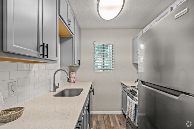 2BR, 1BA - 759 SF - Kitchen - Mateo Apartment Homes