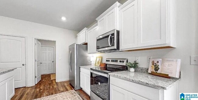 732 Empire Ave