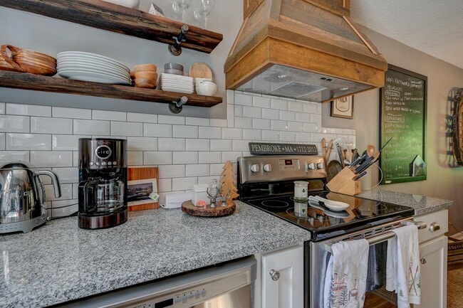 Photo - 59 Haynesville Ave Unit 11