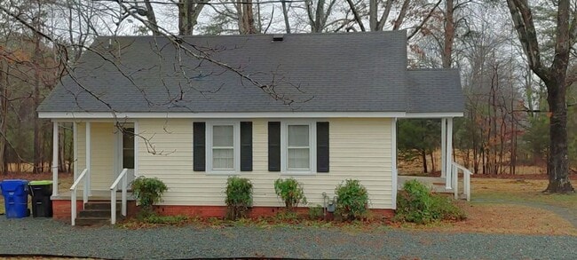 Photo - 422 Manning Ave