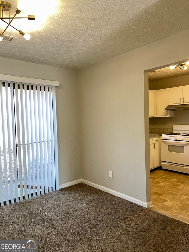 945 Silverwood Dr