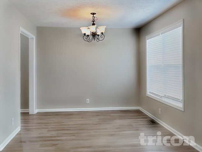 Photo - 1616 Broad Cir