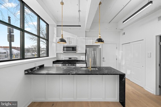 Building Photo - 36 N Narberth Ave Unit 1A