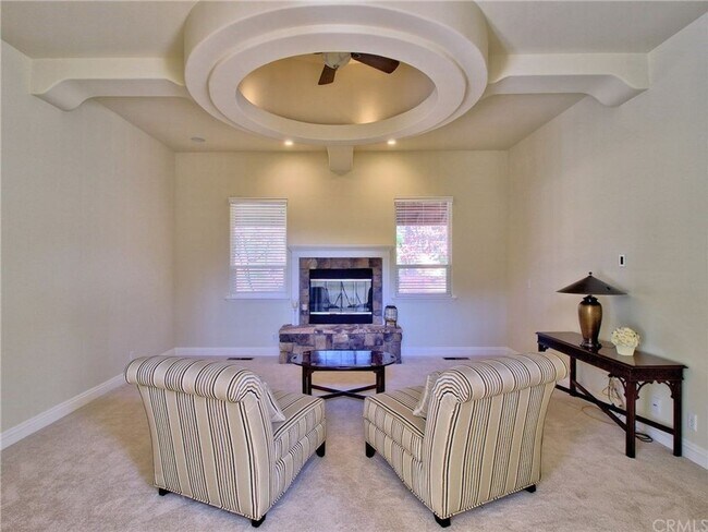 1865 Vineyard Dr