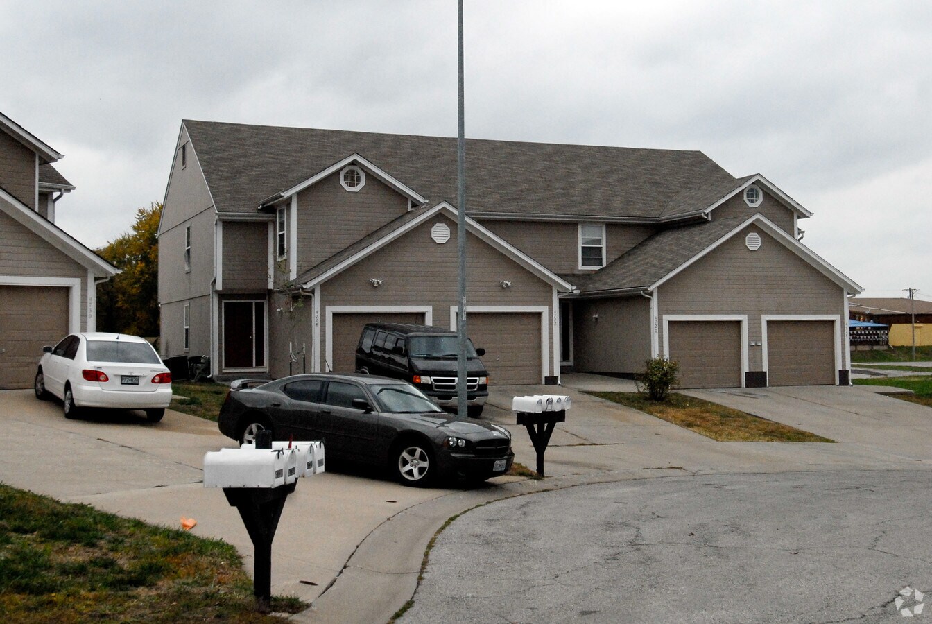 Photo - Deer Wood Estates Town Homes