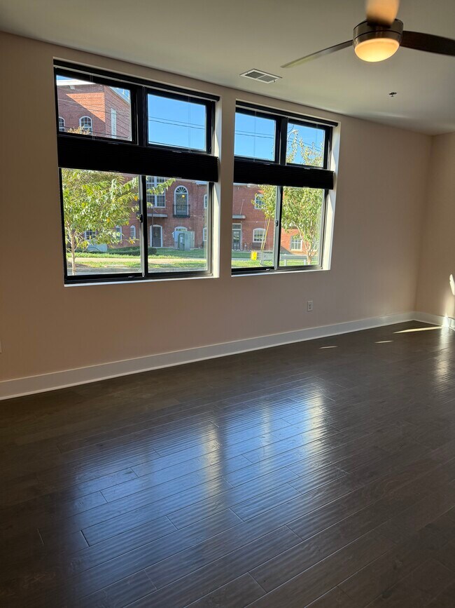 Photo - 501 E 37th St Unit Condo in downtown Noda