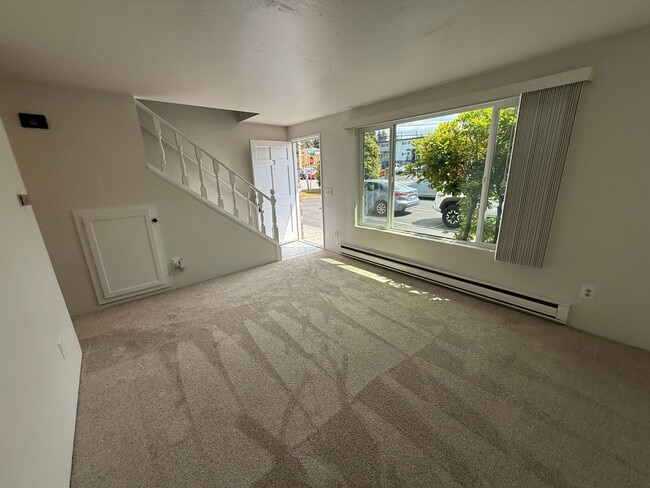 Photo - Fully Remodeled 2-Bedroom in Quiet Everett Four-Plex Unit 3