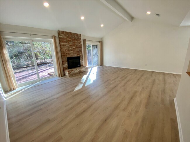 2 N Waxberry Rd