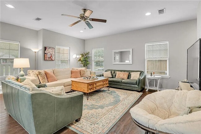 Photo - 410 Montclair Ave