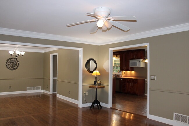 Photo - 2164 Westbury Ct SW