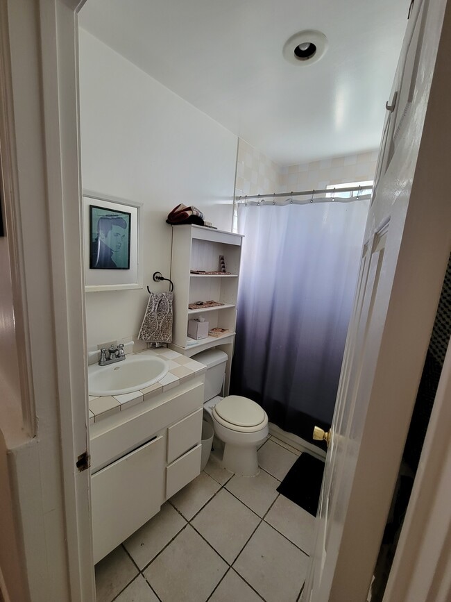 Photo - 5725 Burnet Ave Unit GH